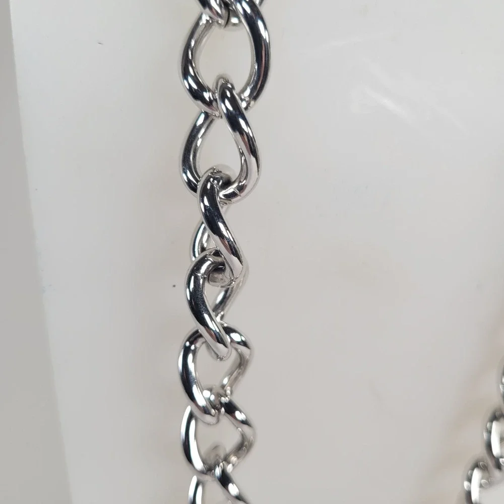 Vintage Monet Silver Tone Chunky Curb Chain Necklace‎ Oval Faux Pearl Statement